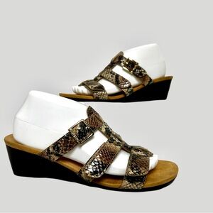 VIONIC Radia Snakeskin Women Open toe Wedge Slides Size 9